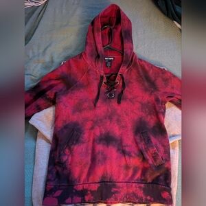 Hot Topic Women's Red and Black Tie Dye Hoodie Size L Excellent Condition